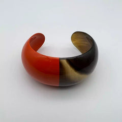 bracelet ouvert bombé en corne de buffle laqué orange