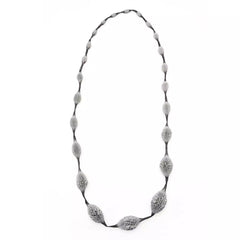 sautoir dégradé noir et blanc